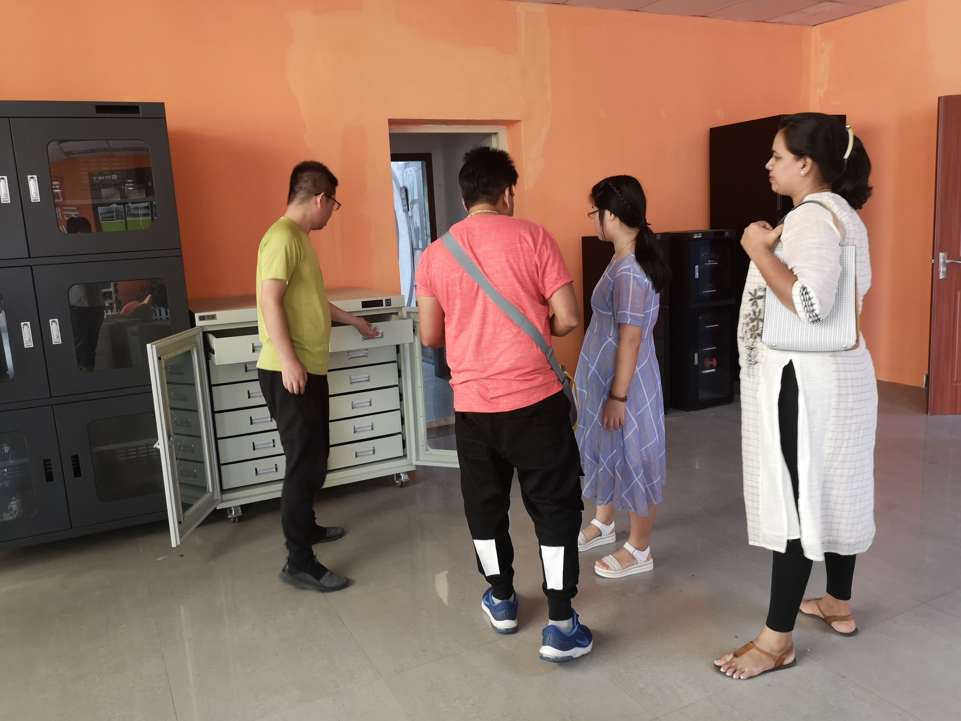 Drying Cabinets Distributors from India Visited YUNBOSHI Technology